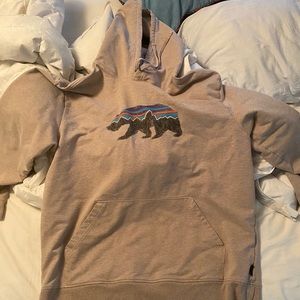 Patagonia Men’s Tan Sweatshirt